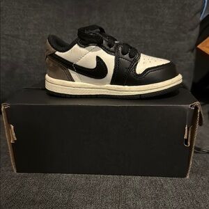 Nike Black and White Sneakers Iconic Design
